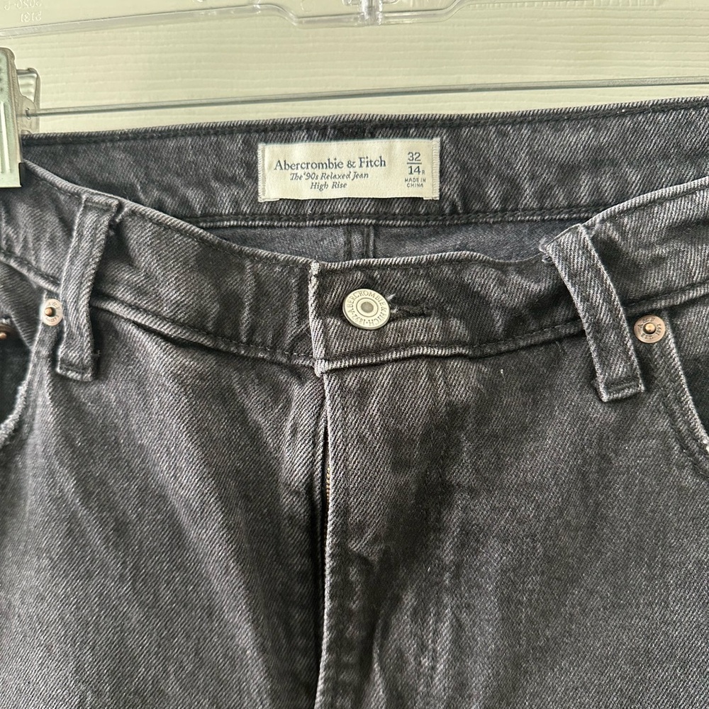 Abercrombie & Fitch 90’s relaxed Women's Black High Rise Jeans